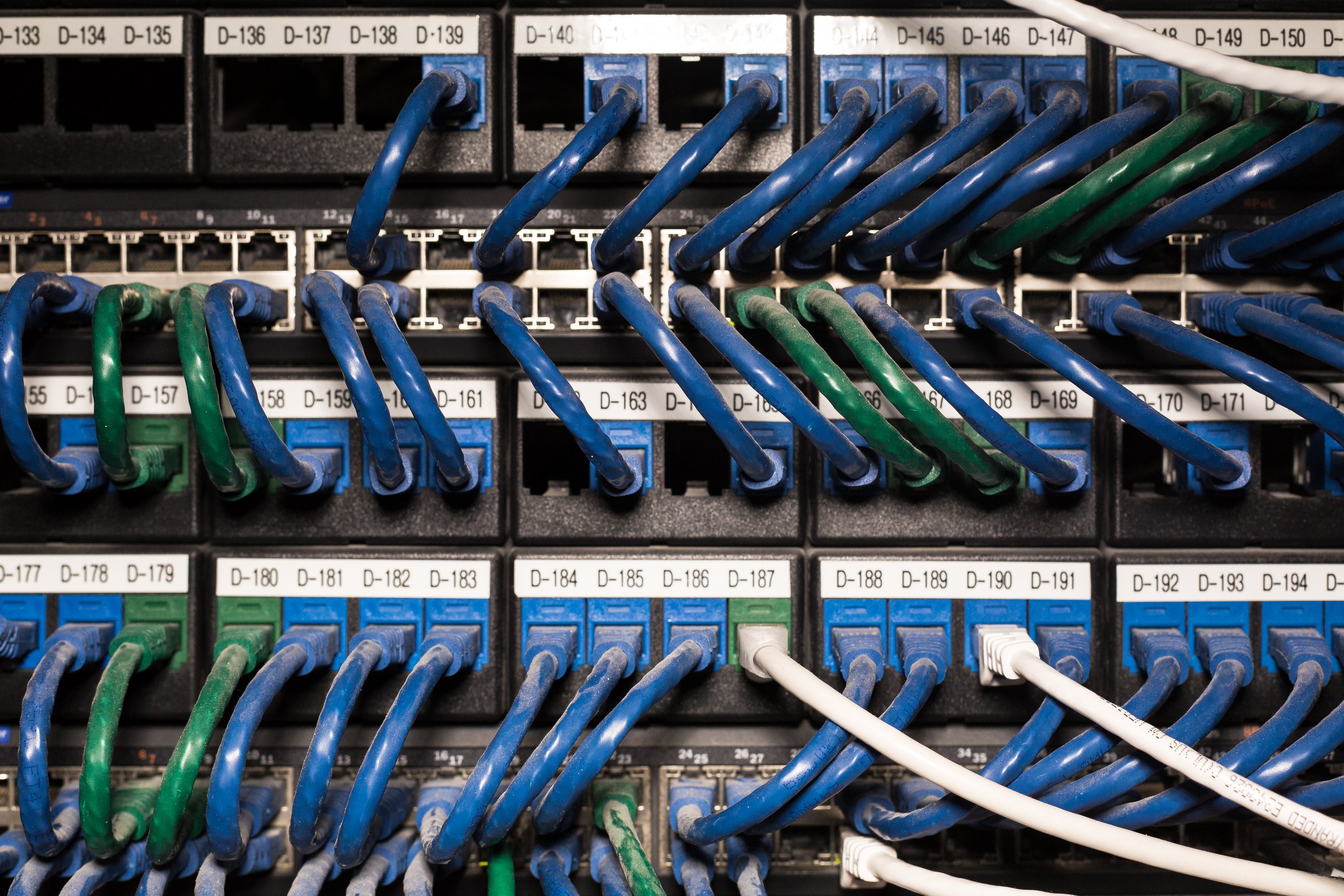 Fotografie echipament - server-ethernet.jpg